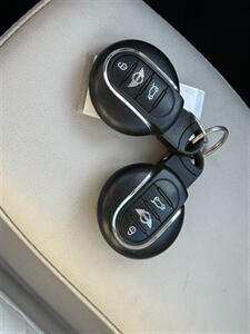 2016 MINI Hardtop 2 Door   - Photo 24 - Sherman Oaks, CA 91403-1701