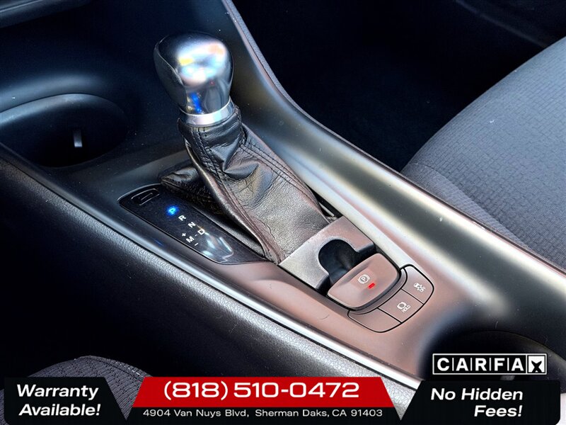 2018 Toyota C-HR XLE   - Photo 19 - Sherman Oaks, CA 91403-1701
