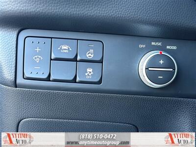 2016 Kia Soul Exclaim   - Photo 24 - Sherman Oaks, CA 91403-1701