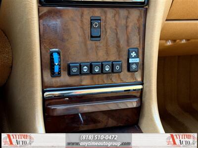 1986 Mercedes-Benz 560 SL   - Photo 17 - Sherman Oaks, CA 91403-1701