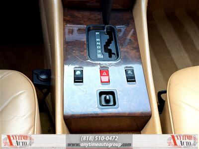 1986 Mercedes-Benz 560 SL   - Photo 19 - Sherman Oaks, CA 91403-1701