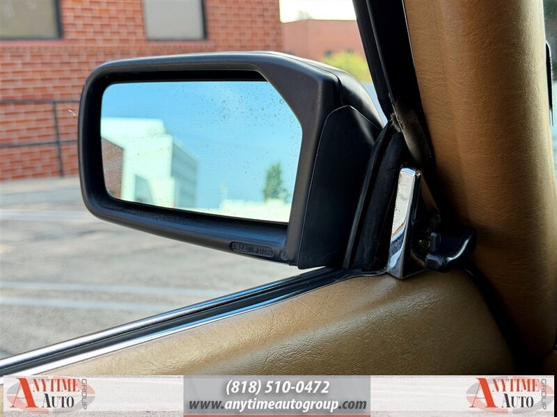 1986 Mercedes-Benz 560 SL   - Photo 21 - Sherman Oaks, CA 91403-1701
