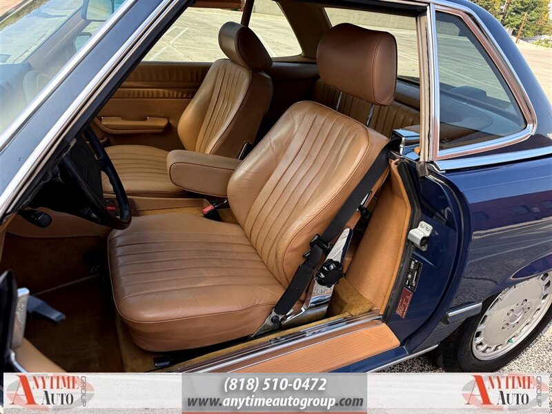 1986 Mercedes-Benz 560 SL   - Photo 11 - Sherman Oaks, CA 91403-1701