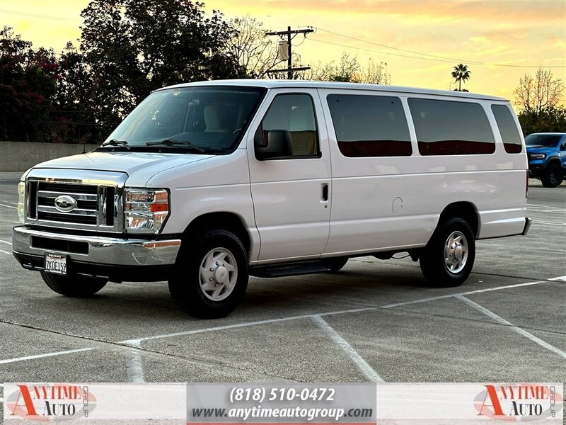 2009 Ford E-Series Econoline Wagon null photo 3