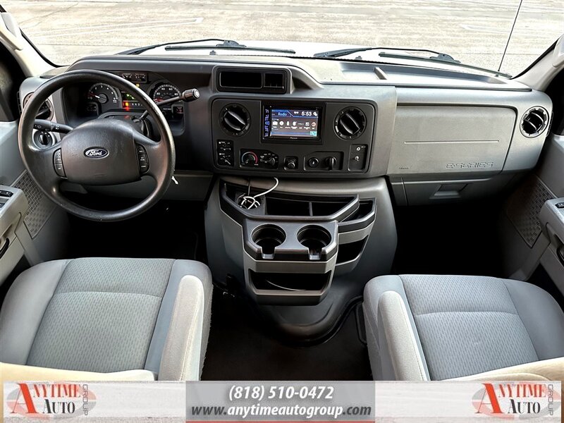 2009 Ford E-Series Econoline Wagon null photo 10