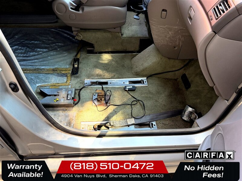 2004 Toyota Sienna XLE 7 Passenger Wheelchair Van - Photo 19 - Sherman Oaks, CA 91403-1701