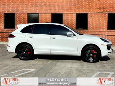 2017 Porsche Cayenne Turbo   - Photo 10 - Sherman Oaks, CA 91403-1701