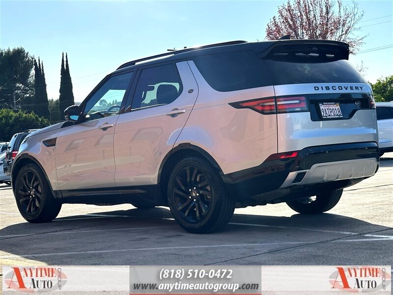 2020 Land Rover Discovery Landmark Edition photo 4