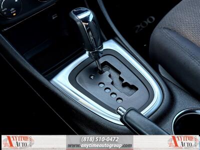 2012 Chrysler 200 Touring   - Photo 20 - Sherman Oaks, CA 91403-1701