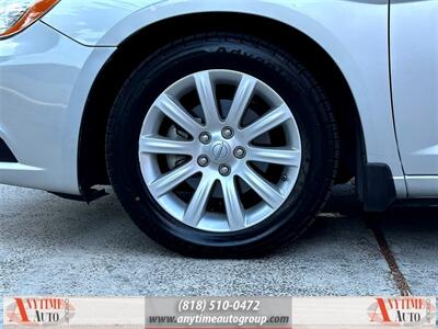 2012 Chrysler 200 Touring   - Photo 23 - Sherman Oaks, CA 91403-1701