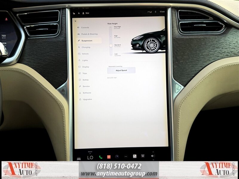 2013 Tesla Model S   - Photo 18 - Sherman Oaks, CA 91403-1701