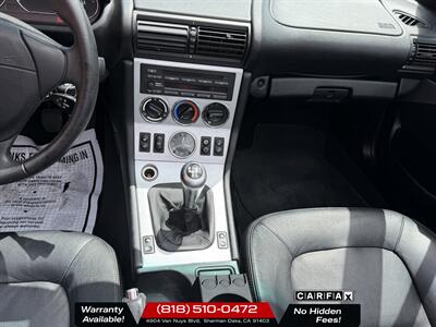 2001 BMW Z3 3.0i   - Photo 9 - Sherman Oaks, CA 91403-1701