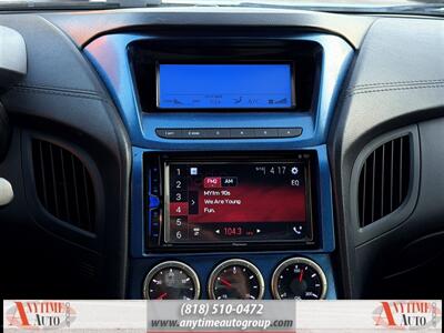 2013 Hyundai Genesis Coupe 2.0T   - Photo 14 - Sherman Oaks, CA 91403-1701