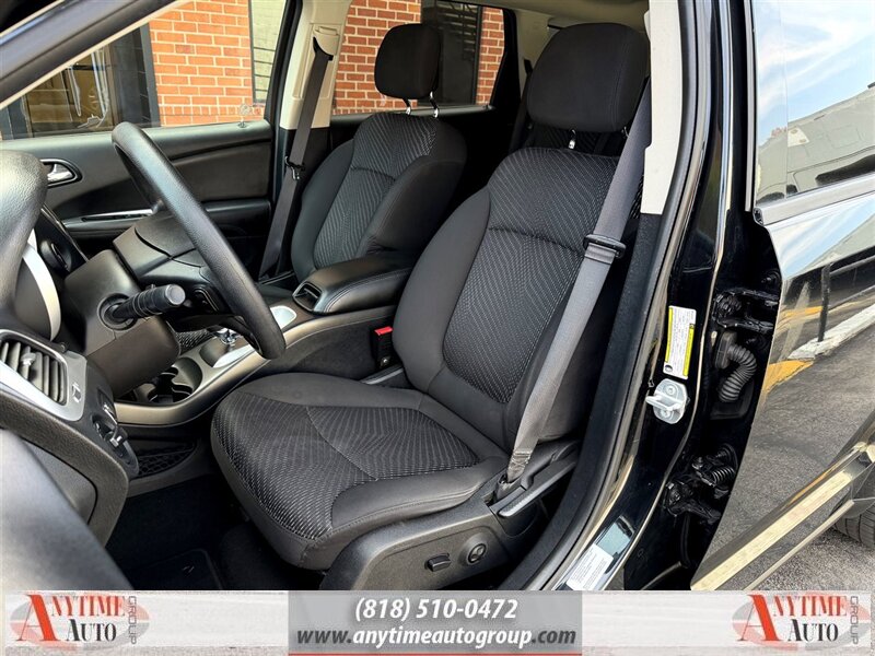 2016 Dodge Journey SE   - Photo 14 - Sherman Oaks, CA 91403-1701