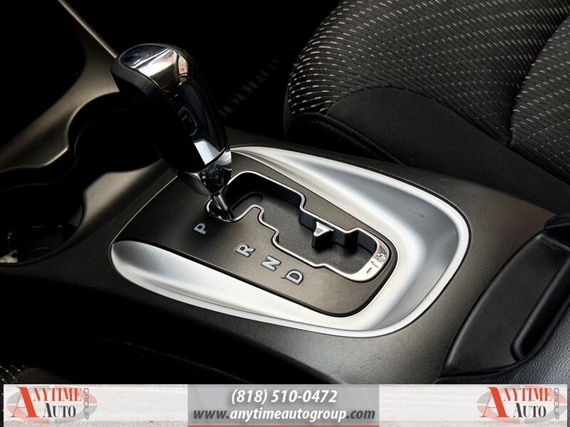 2016 Dodge Journey SE   - Photo 18 - Sherman Oaks, CA 91403-1701