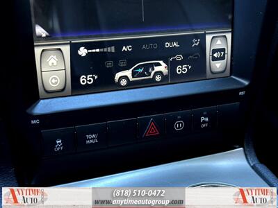 2011 Jeep Grand Cherokee Limited   - Photo 20 - Sherman Oaks, CA 91403-1701