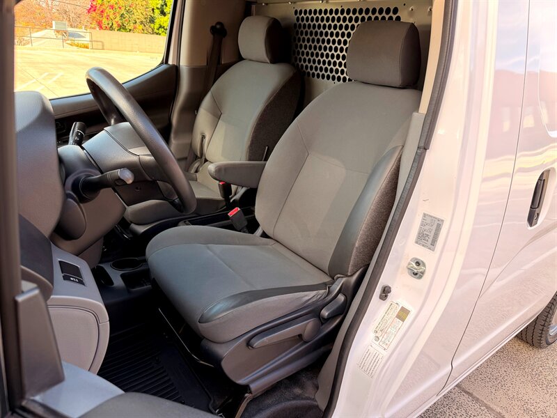 2019 Nissan NV200 S   - Photo 10 - Sherman Oaks, CA 91403-1701