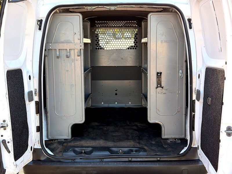 2019 Nissan NV200 S   - Photo 16 - Sherman Oaks, CA 91403-1701