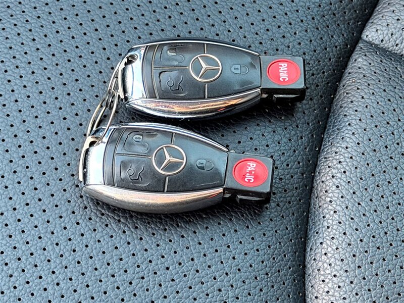 2007 Mercedes-Benz E 350 4MATIC   - Photo 26 - Sherman Oaks, CA 91403-1701