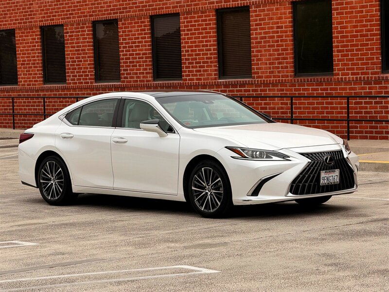 2023 Lexus ES 350   - Photo 9 - Sherman Oaks, CA 91403-1701