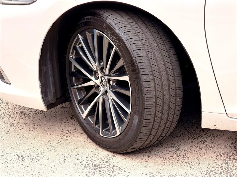 2023 Lexus ES 350   - Photo 28 - Sherman Oaks, CA 91403-1701