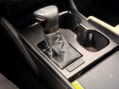 2023 Lexus ES 350   - Photo 20 - Sherman Oaks, CA 91403-1701