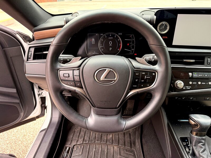 2023 Lexus ES 350   - Photo 21 - Sherman Oaks, CA 91403-1701
