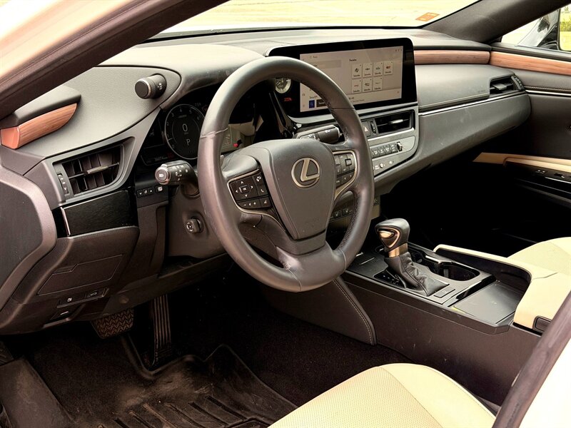 2023 Lexus ES 350   - Photo 13 - Sherman Oaks, CA 91403-1701