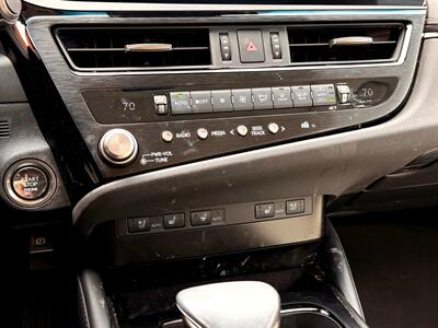2023 Lexus ES 350   - Photo 18 - Sherman Oaks, CA 91403-1701