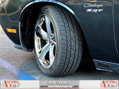 2009 Dodge Challenger SRT8   - Photo 25 - Sherman Oaks, CA 91403-1701