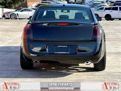 2013 Chrysler 300C   - Photo 5 - Sherman Oaks, CA 91403-1701