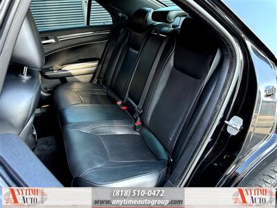 2013 Chrysler 300C   - Photo 22 - Sherman Oaks, CA 91403-1701