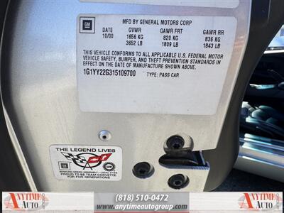 2001 Chevrolet Corvette   - Photo 13 - Sherman Oaks, CA 91403-1701