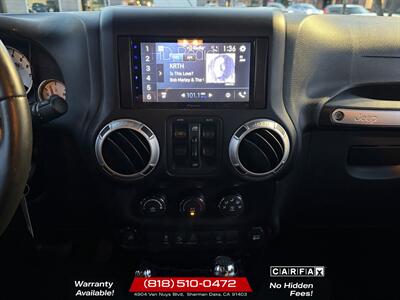 2015 Jeep Wrangler Unlimited Rubicon   - Photo 9 - Sherman Oaks, CA 91403-1701