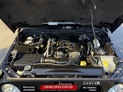 2015 Jeep Wrangler Unlimited Rubicon   - Photo 12 - Sherman Oaks, CA 91403-1701