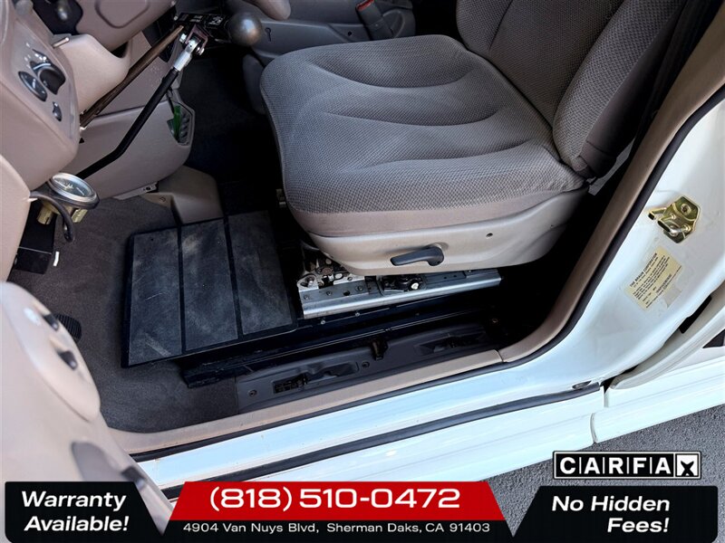2003 Dodge Grand Caravan SE Wheelchair Accessible Mobility Van - Photo 15 - Sherman Oaks, CA 91403-1701