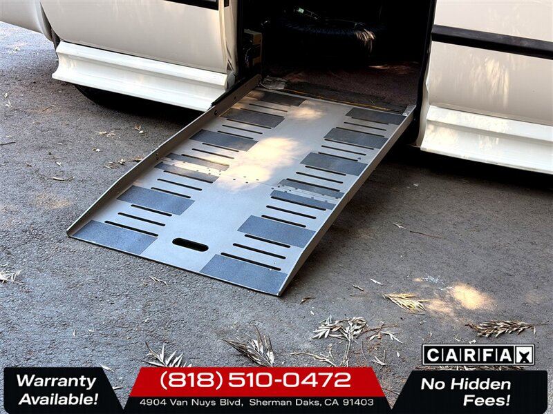 2003 Dodge Grand Caravan SE Wheelchair Accessible Mobility Van - Photo 21 - Sherman Oaks, CA 91403-1701