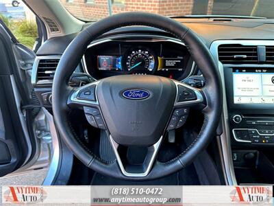 2017 Ford Fusion SE   - Photo 19 - Sherman Oaks, CA 91403-1701