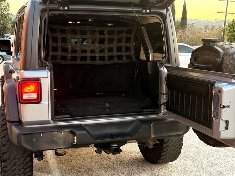 2019 Jeep Wrangler Unlimited Sport S   - Photo 21 - Sherman Oaks, CA 91403-1701