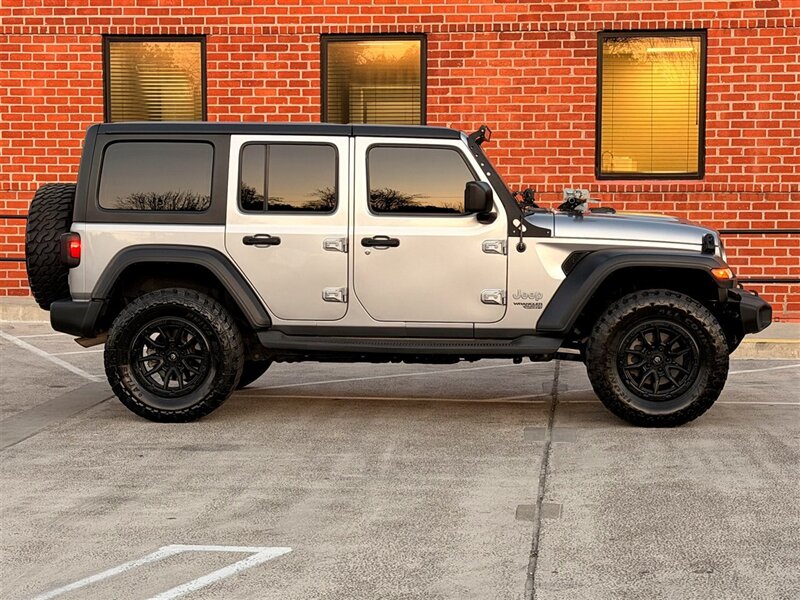 2019 Jeep Wrangler Unlimited Sport S   - Photo 8 - Sherman Oaks, CA 91403-1701