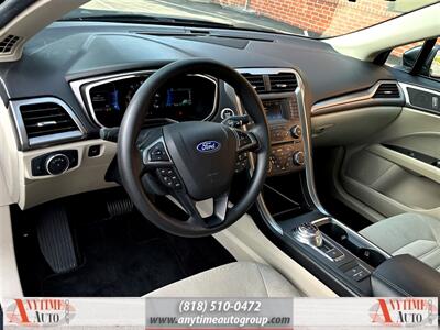 2018 Ford Fusion Hybrid SE   - Photo 14 - Sherman Oaks, CA 91403-1701