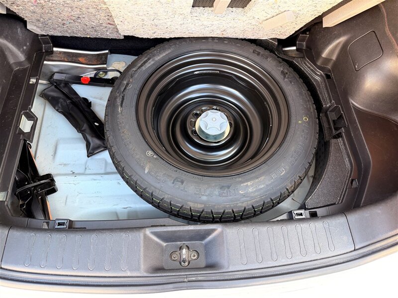 2013 Nissan JUKE NISMO   - Photo 25 - Sherman Oaks, CA 91403-1701