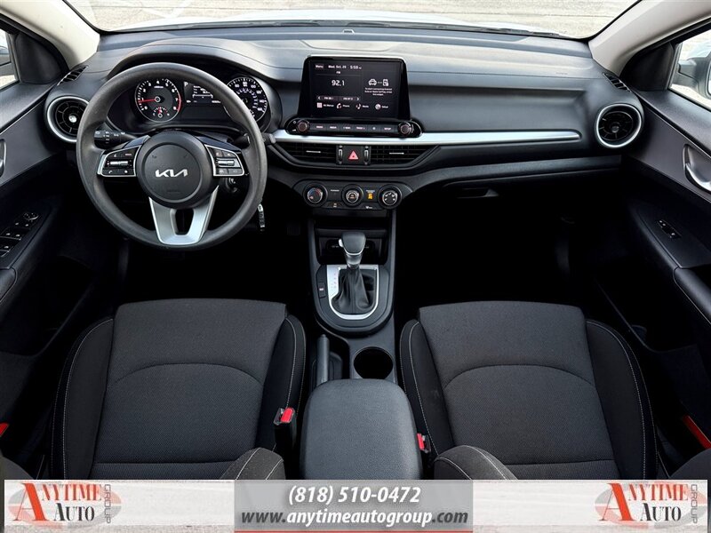 2023 Kia Forte LXS   - Photo 10 - Sherman Oaks, CA 91403-1701