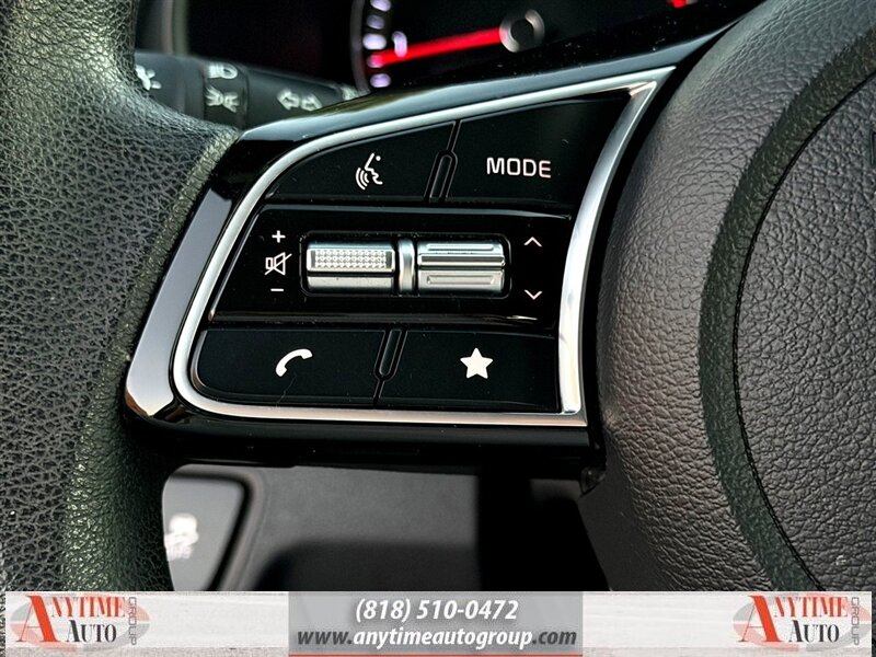 2023 Kia Forte LXS   - Photo 22 - Sherman Oaks, CA 91403-1701