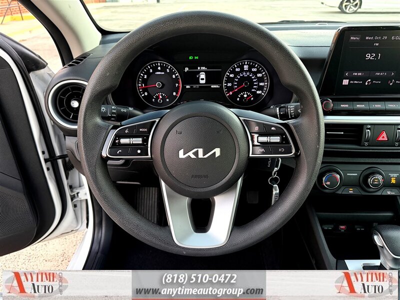 2023 Kia Forte LXS   - Photo 20 - Sherman Oaks, CA 91403-1701