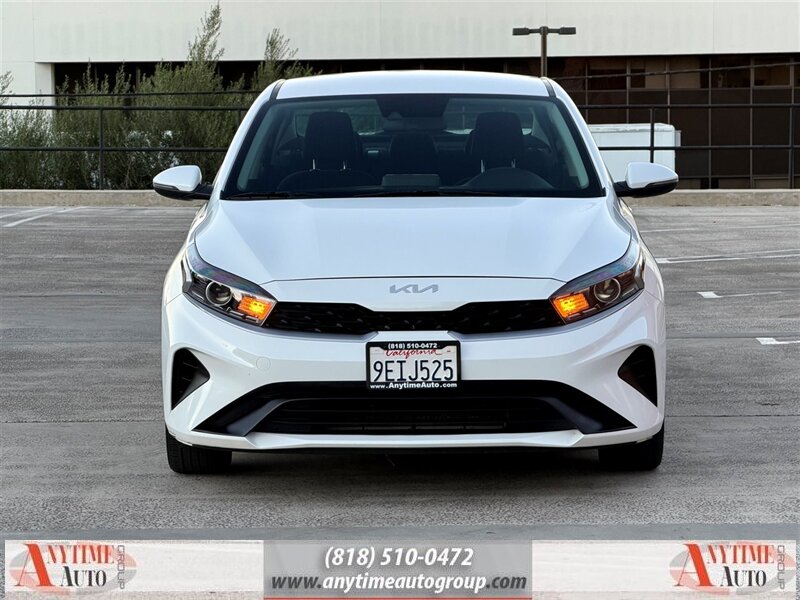 2023 Kia Forte LXS   - Photo 2 - Sherman Oaks, CA 91403-1701