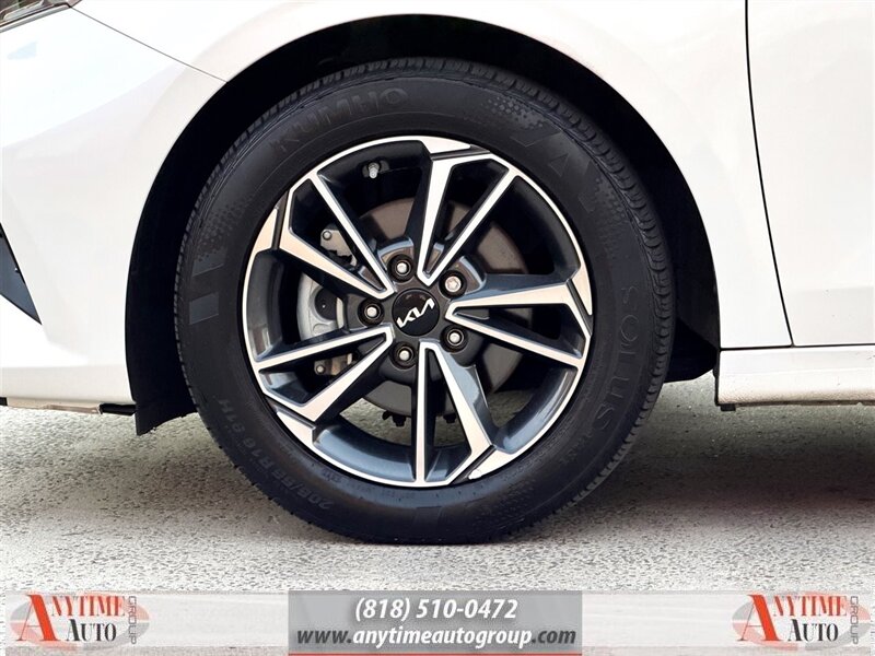 2023 Kia Forte LXS   - Photo 29 - Sherman Oaks, CA 91403-1701
