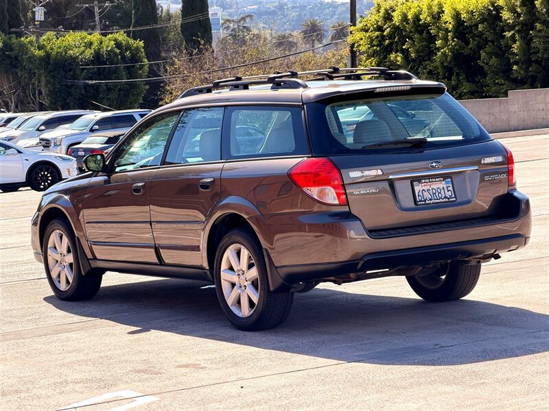 2008 Subaru Outback 2.5i - Photo 5 - Sherman Oaks, CA 91403-1701