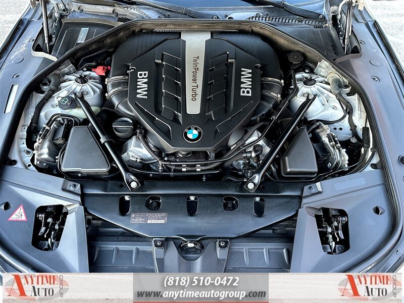 2013 BMW 7 Series 750i photo 24