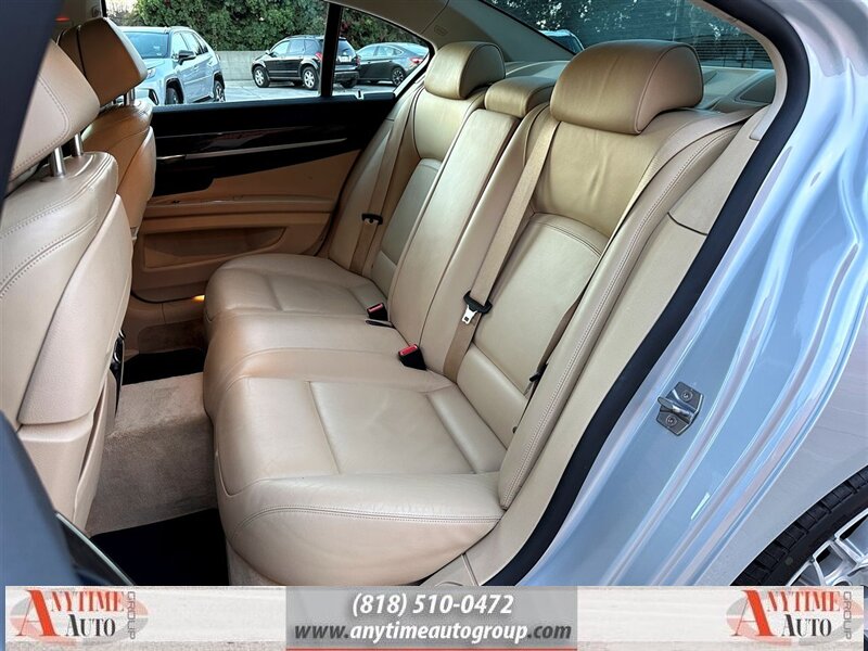 2013 BMW 7 Series 750i photo 21